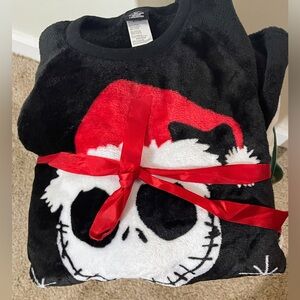 Disney NIGHTMARE BEFORE CHRISTMAS Santa Jack Skellington Fuzzy Pajama Set New L